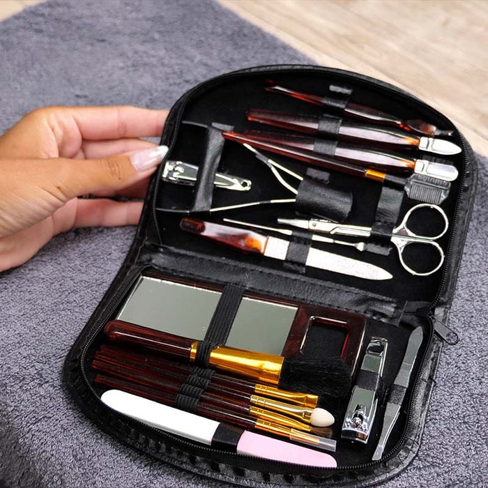 Set,de,18,Piezas,para,Manicura,y,Pedicura,BronWellys©,Set,de,manicura,y,pedicura,de,18,piezas,de,bronmart,Set,para,uñas,con,todo,lo,necesario,para,hombre,y,mujer,en,estuche,de,piel,auténtica, color negro,purpura